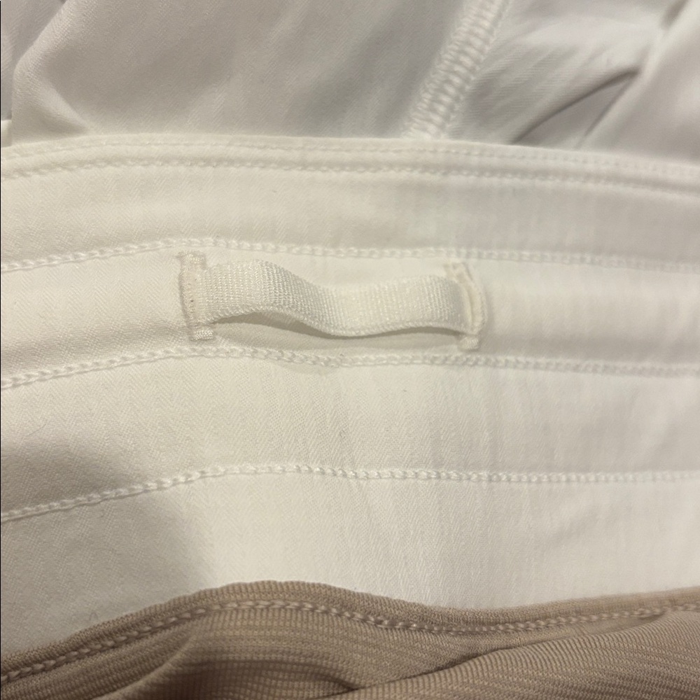 Lululemon Hotty Hot High Rise 4" Lined Shorts NWT White Swift Fabric Size 10 T - Picture 5 of 10